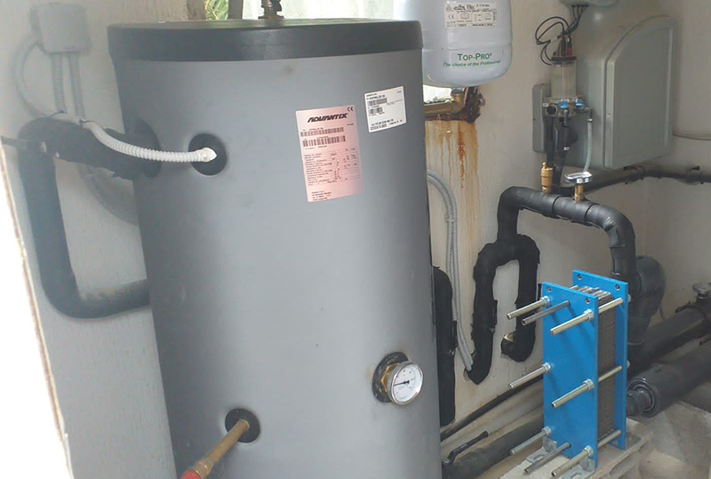 Pompe di calore Maxa per le strutture ricettive: riscaldare una piscina per prolungarne il periodo di utilizzo