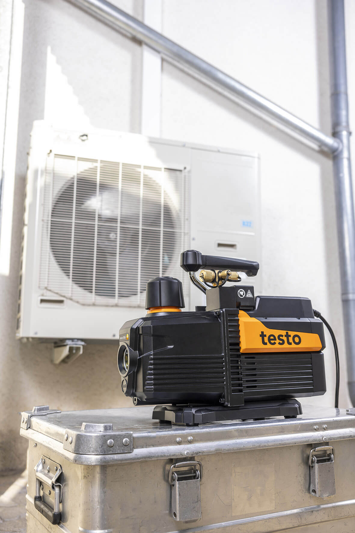 Scarica la scheda tecnica di Testo 565i!
